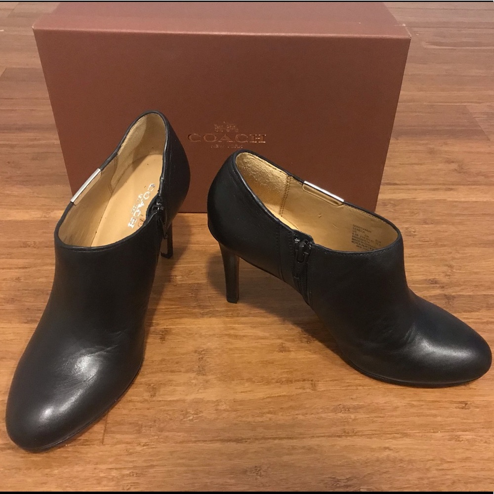 COACH Womens Seneca Black Leather Booties Size 6.5